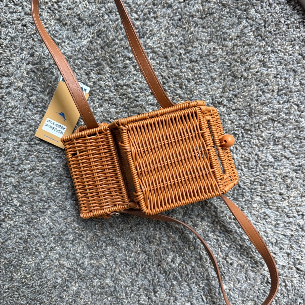 Woven Rattan Car-Shaped Bag! - Picture 4 of 4